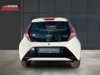 Gebraucht Toyota Aygo X-play 69 PS (50 kW) 2014 Pianosaweiß Kleinwagen