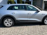 Second-hand Audi e-tron Basis 300 kW (408 CP) 2021 Argintiu SUV