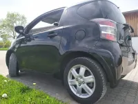 Gebraucht Toyota iQ 90 PS (66 kW) 2010 Schwarz Kleinwagen