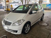 Gebraucht Mercedes A200 140 PS (102 kW) 2012 Weiß Limousine