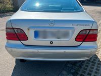Gebraucht Mercedes CLK230 193 PS (141 kW) 2000 Silber Coupé