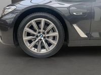 Gebraucht BMW 530e 292 PS (214 kW) 2022 Grau Limousine