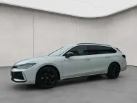 Gebraucht VW Passat R-line 150 PS (110 kW) 2025 Pure white Kombi