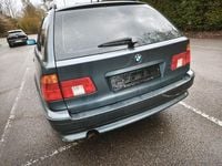 Gebraucht BMW 525 192 PS (141 kW) 2005 Blau Kombi