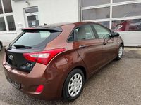 Gebraucht Hyundai i30 Classic 90 PS (66 kW) 2013 Hazel brown Kleinwagen