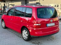 Gebraucht VW Touran 140 PS (102 kW) 2005 Rot Van / Kleinbus