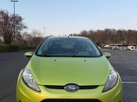 Gebraucht Ford Fiesta Trend 60 PS (44 kW) 2010 Grün Kleinwagen