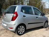 Gebraucht Hyundai i10 69 PS (50 kW) 2013 Silber Kleinwagen
