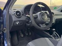 Gebraucht Audi A1 Design 90 PS (66 kW) 2018 Blau Kleinwagen