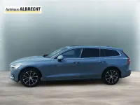 Gebraucht Volvo V60 Momentum 163 PS (119 kW) 2022 Thunder grey / metallic Kombi