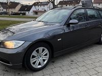 Gebraucht BMW 318 129 PS (94 kW) 2007 Grau Kombi