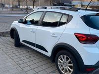 Gebraucht Dacia Sandero Stepway 101 PS (74 kW) 2022 Weiß Limousine