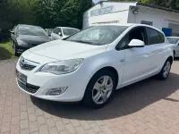 Gebraucht Opel Astra Design Edition 160 PS (117 kW) 2011 Weiß Limousine