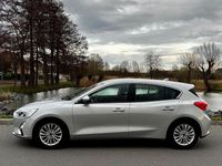 Gebraucht Ford Focus Titanium 125 PS (91 kW) 2019 Silber Limousine