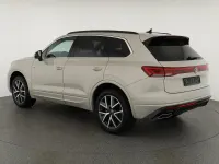 Gebraucht VW Touareg R-line 286 PS (210 kW) 2024 Sechura beige metallic SUV
