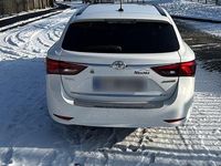 Gebraucht Toyota Avensis Comfort 147 PS (108 kW) 2016 Weiß Kombi