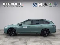 Gebraucht VW Passat R-line 150 PS (110 kW) 2025 Grün Kombi