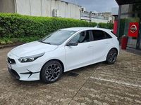 Neu Kia Ceed 140 PS (102 kW) 2025 Deluxeweiss metallic Kleinwagen
