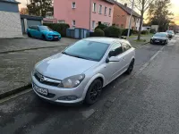 Używany Opel Astra 116 KM (85 kW) 2009 Srebrny Hatchback