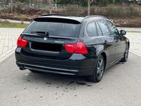 Gebraucht BMW 320 184 PS (135 kW) 2012 Schwarz Kombi