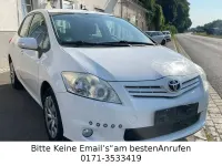 Gebraucht Toyota Auris Life+ 99 PS (72 kW) 2011 Weiß Kleinwagen