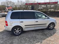 Gebraucht VW Touran 105 PS (77 kW) 2023 Silber Van / Kleinbus
