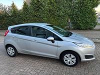 Gebraucht Ford Fiesta Trend 95 PS (69 kW) 2015 Silber Kleinwagen