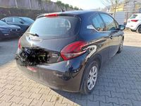 Second-hand Peugeot 208 Allure 110 CP (80 kW) 2017 Liclackierung mit schutzlack Hatchback