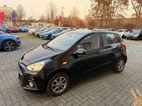 Gebraucht Hyundai i10 Edition 87 PS (63 kW) 2015 Schwarz Kleinwagen