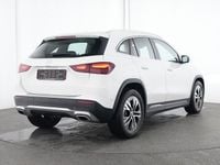 Gebraucht Mercedes GLA180 Advanced 136 PS (100 kW) 2024 Unilack polarweiß SUV
