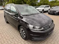 Używany VW Touran Active 150 KM (110 kW) 2022 Czarny Minivan