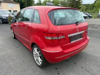 Gebraucht Mercedes B200 136 PS (100 kW) 2006 Rot Van / Kleinbus