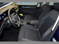 Gebraucht VW Golf VIII 131 PS (96 kW) 2021 Blau Kleinwagen