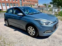 Gebraucht Hyundai i20 75 PS (55 kW) 2016 Blau Limousine