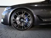 Gebraucht BMW 550 462 PS (339 kW) 2018 Sophistograu brillanteffekt me Limousine