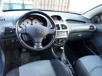 Gebraucht Peugeot 206 CC 148 PS (108 kW) 2005 Andere farbe metallic Cabrio