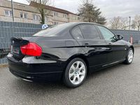 Gebraucht BMW 318 129 PS (94 kW) 2010 Schwarz Limousine