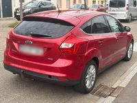 Gebraucht Ford Focus 100 PS (73 kW) 2012 Rot Limousine