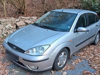 Gebraucht Ford Focus 74 PS (54 kW) 2002 Grau Kleinwagen