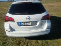 Gebraucht Opel Astra Design Edition 125 PS (91 kW) 2011 Weiß Kombi