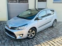 Gebraucht Toyota Verso Executive 111 PS (81 kW) 2016 Silber Van / Kleinbus