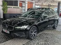 Gebraucht Volvo V60 Core 163 PS (119 kW) 2023 Schwarz Kombi