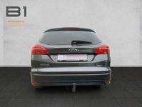 Gebraucht Ford Focus Trend 125 PS (91 kW) 2017 Grau Limousine
