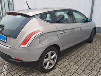 Gebraucht Lancia Delta 120 PS (88 kW) 2008 Gelb Kleinwagen