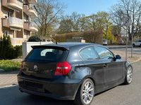 Gebraucht BMW 116 122 PS (89 kW) 2010 Schwarz Kleinwagen