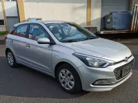 Gebraucht Hyundai i20 GO! 75 PS (55 kW) 2017 Silber Limousine