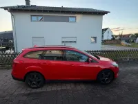 Gebraucht Ford Focus 105 PS (77 kW) 2017 Rot Kombi