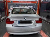 Gebraucht BMW 320 177 PS (130 kW) 2008 Silber Limousine