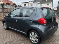 Gebraucht Toyota Aygo 68 PS (50 kW) 2009 Grau Kleinwagen