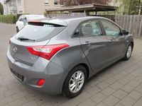 Gebraucht Hyundai i30 Edition 99 PS (72 kW) 2014 Grau Limousine